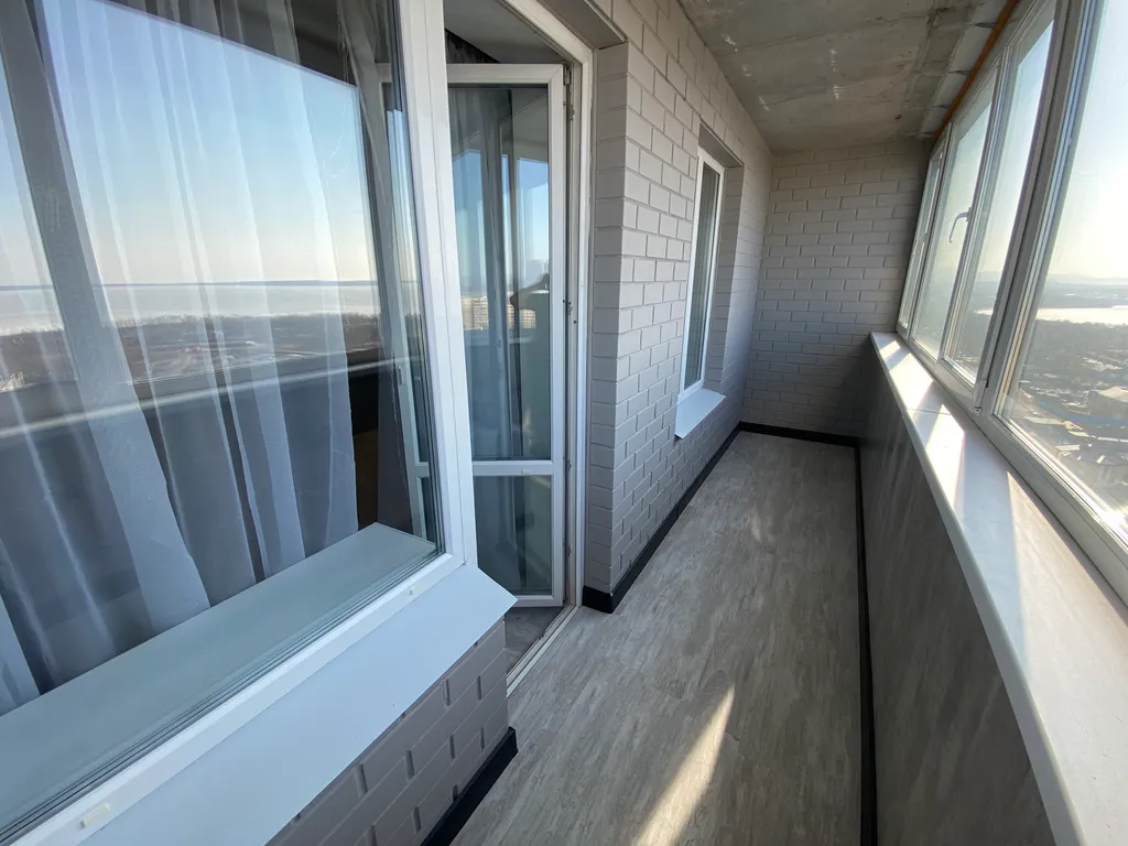 Просторная студия с видом на море