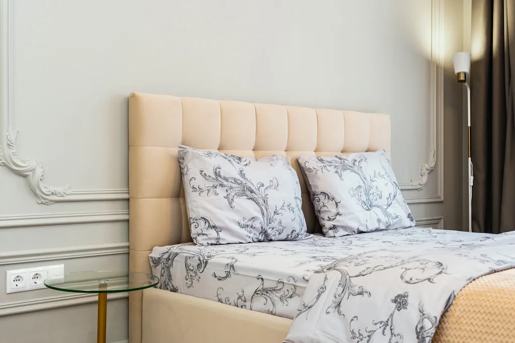 Стильные Апартаменты в центре Ялты «Yalta Plaza Holidays» 100м до Моря