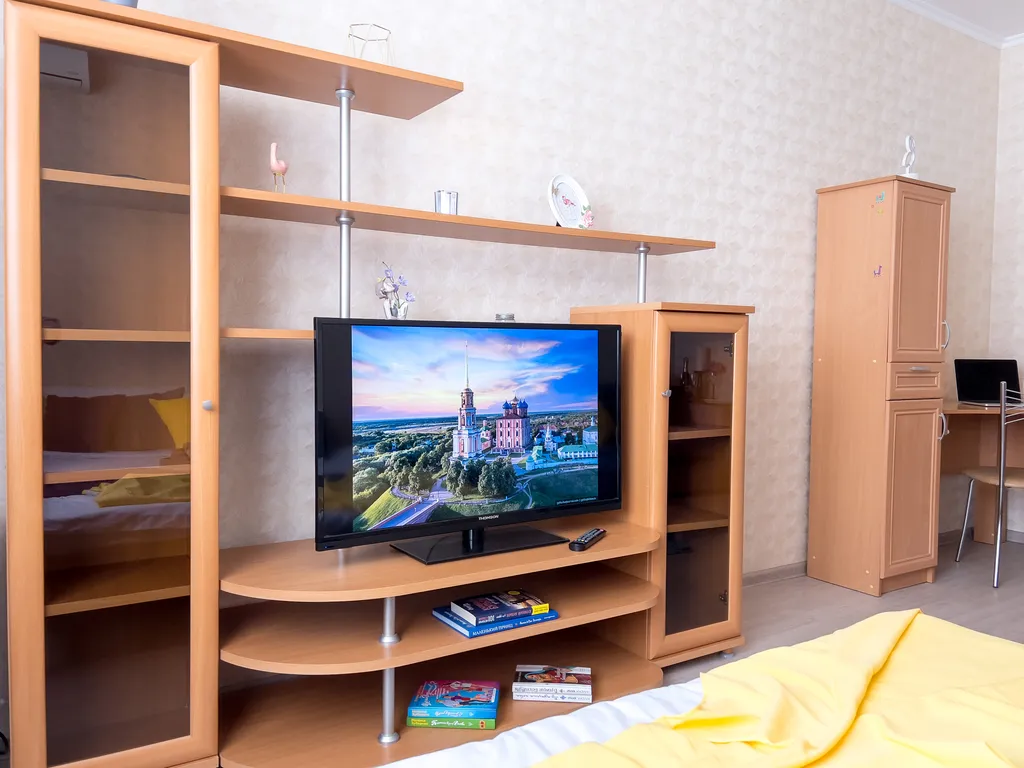 Стильная 1-комнатная квартира у ЖД с видом и комфортом для гостей