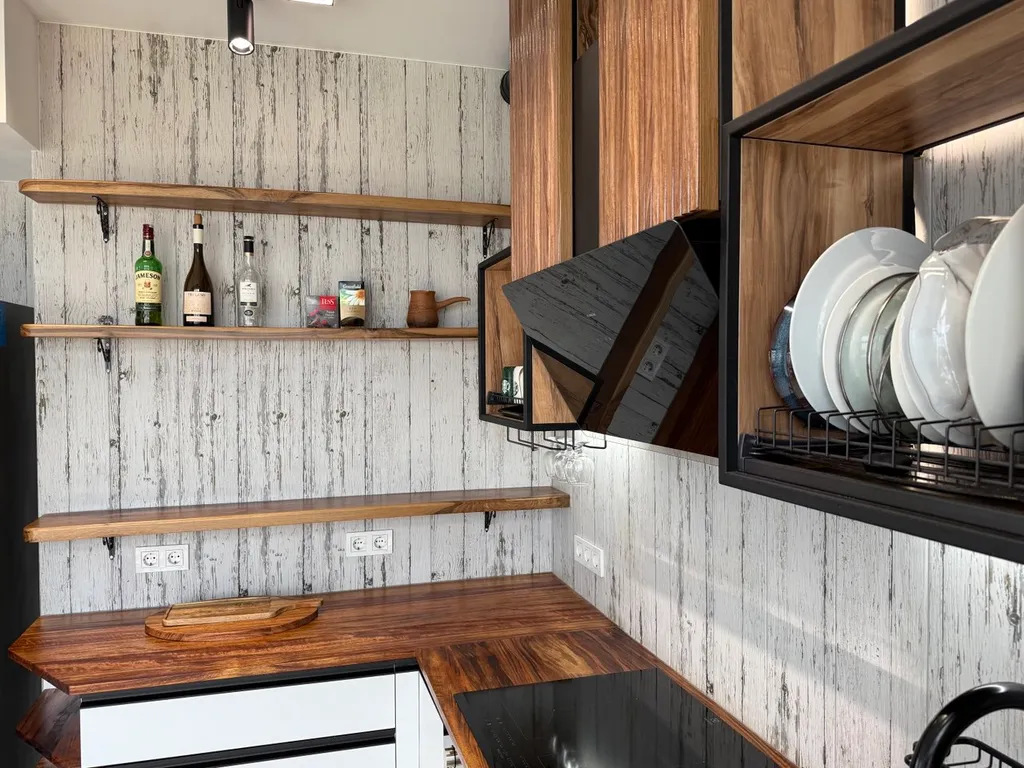 Дизайнерская квартира с прямым видом на море в премиальном комплексе