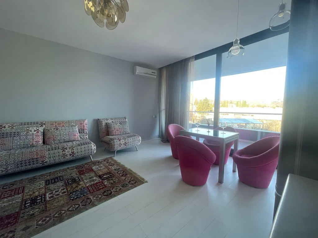 Апартамент с видом на море и горы