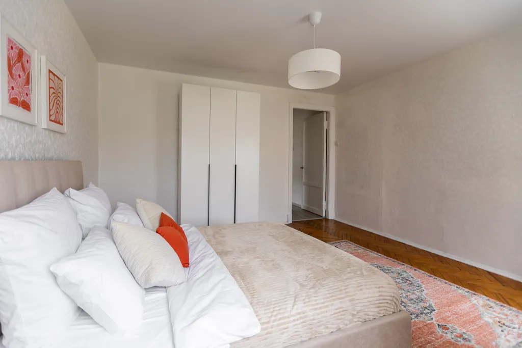 4-комнатная Квартира