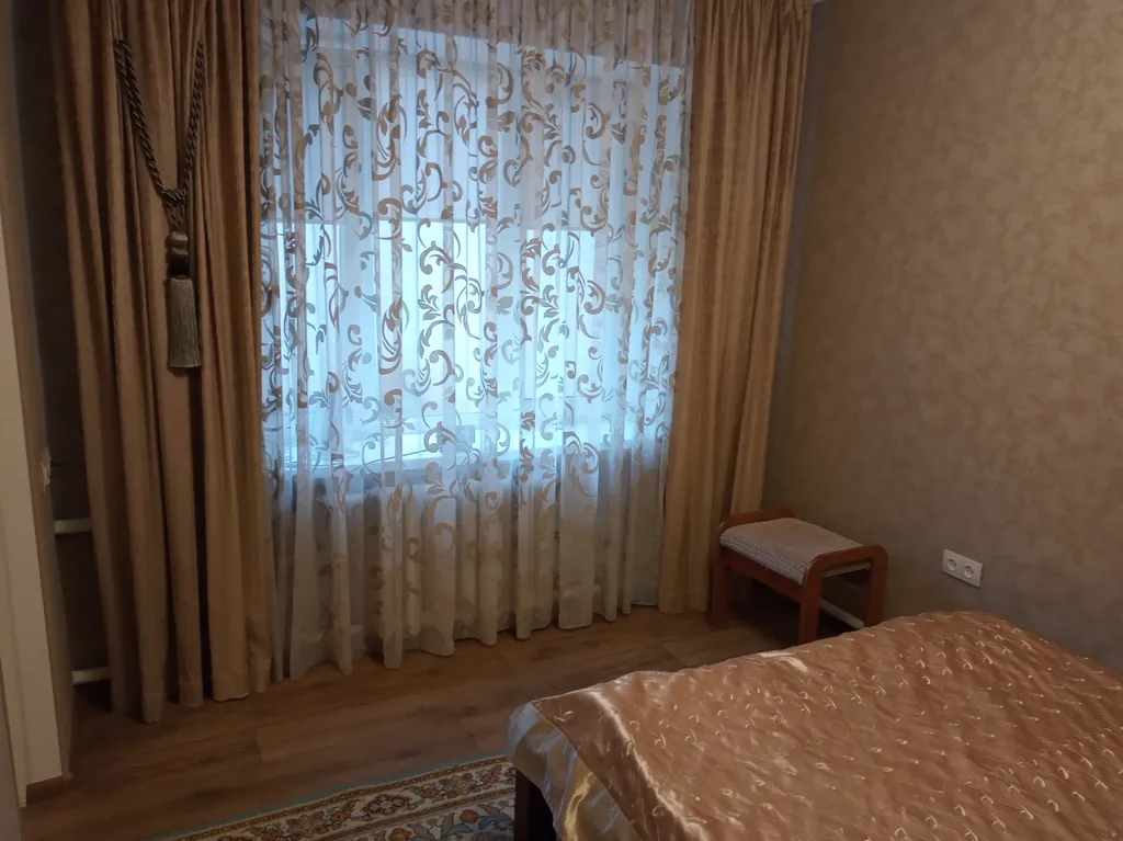 Уютный домик с отдельным двором в тихом районе города