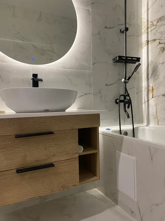 Шикарная трешка рядом с кремлем