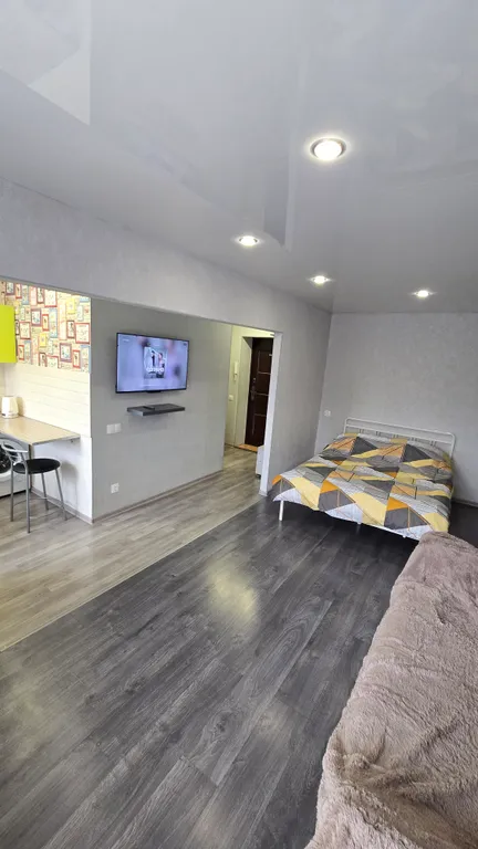 Квартира Квартира Уютная студия в центре городка нефтяников — Омск