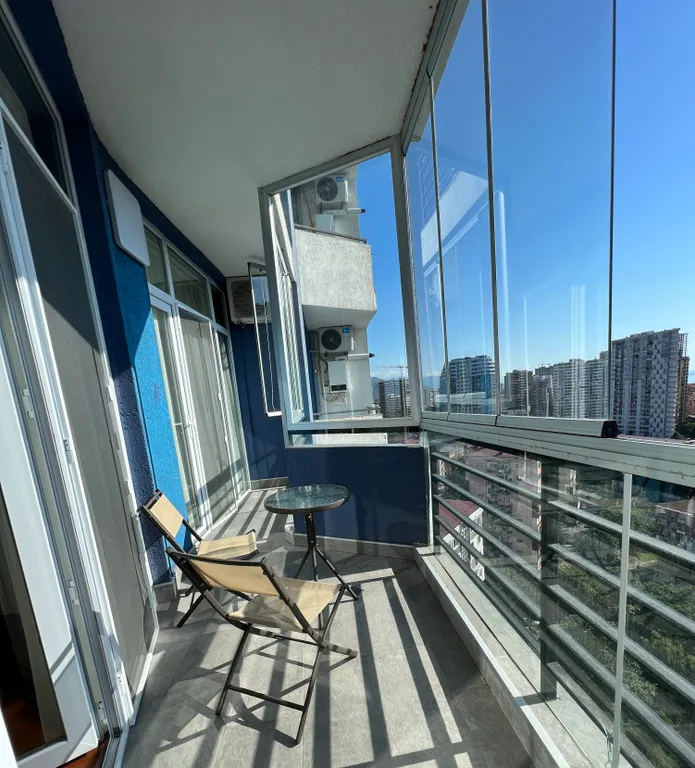 Уютная двухкомнатная квартира с потрясающим видом на море