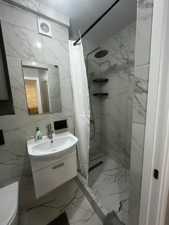 Возле бювета с минеральной водой