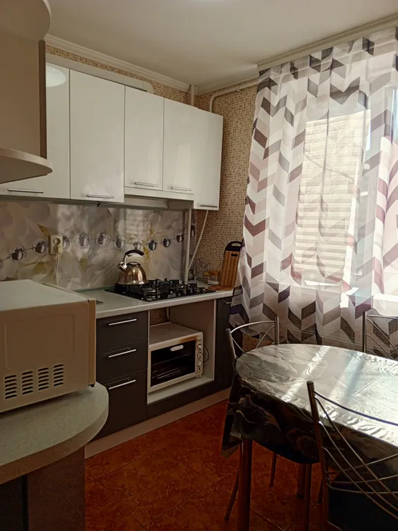 Уютная квартира находится возле можевеловой роще, вид на море и горы