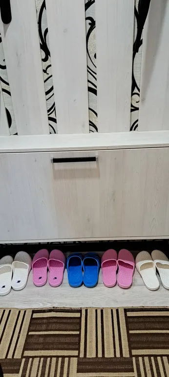 Уютная трехкомнатная квартира с обеденной зоной и двумя спальнями