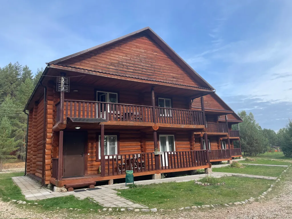 Дом на берегу озера Селигер