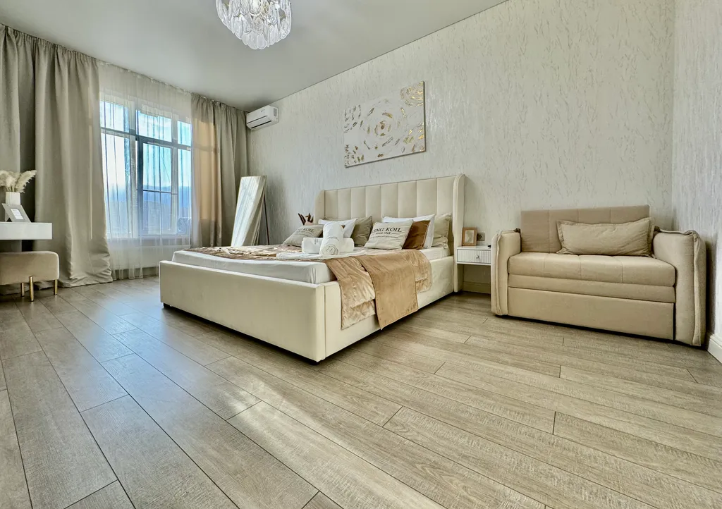 Нереальный вид на горы из панорамных окон