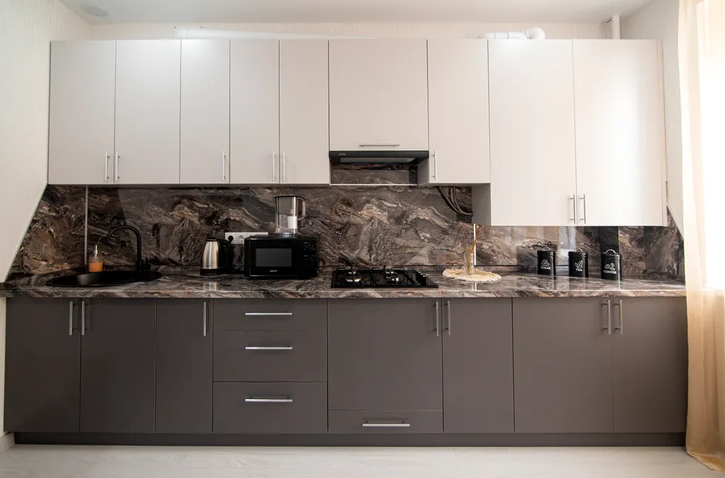 Луна в новом районе города