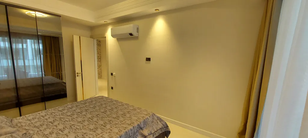 Двухуровневая квартира с собственным выходом к бассейну