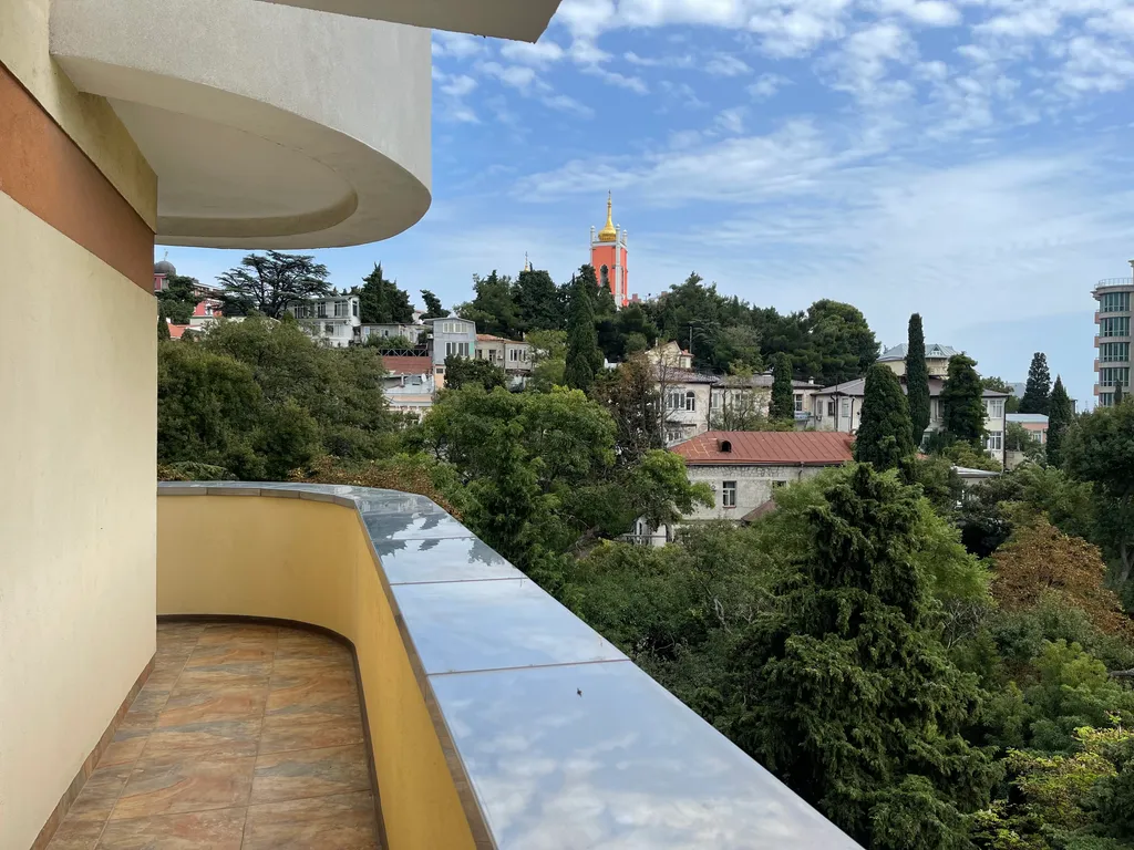 Видовая трехкомнатная квартира — аренда посуточно в Ялта