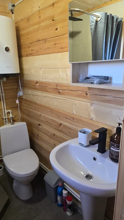 Домик с бассейном в 7 минутах от моря