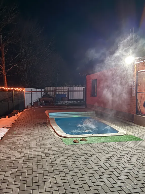 Домик для отдыха с банькой и теплым бассейном