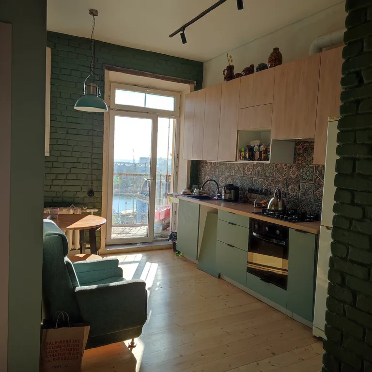 Двухкомнатная в Центре с видом на Дон