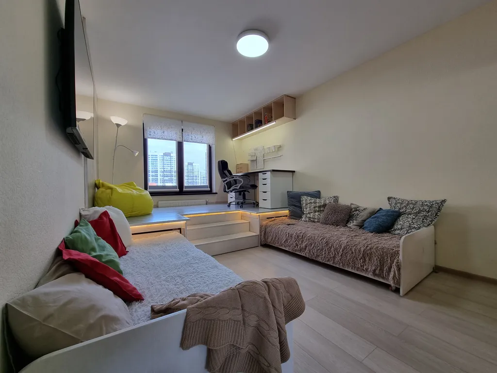 Двухкомнатная квартира с подиумами