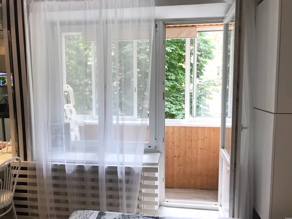 Квартира Квартира Вместительная студия на Патриарших прудах — Москва