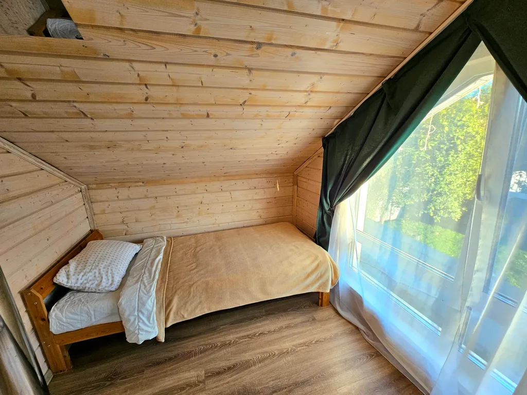 Коттедж Дом с баней и горячим чаном рядом и Игорой 2 — Снегиревка