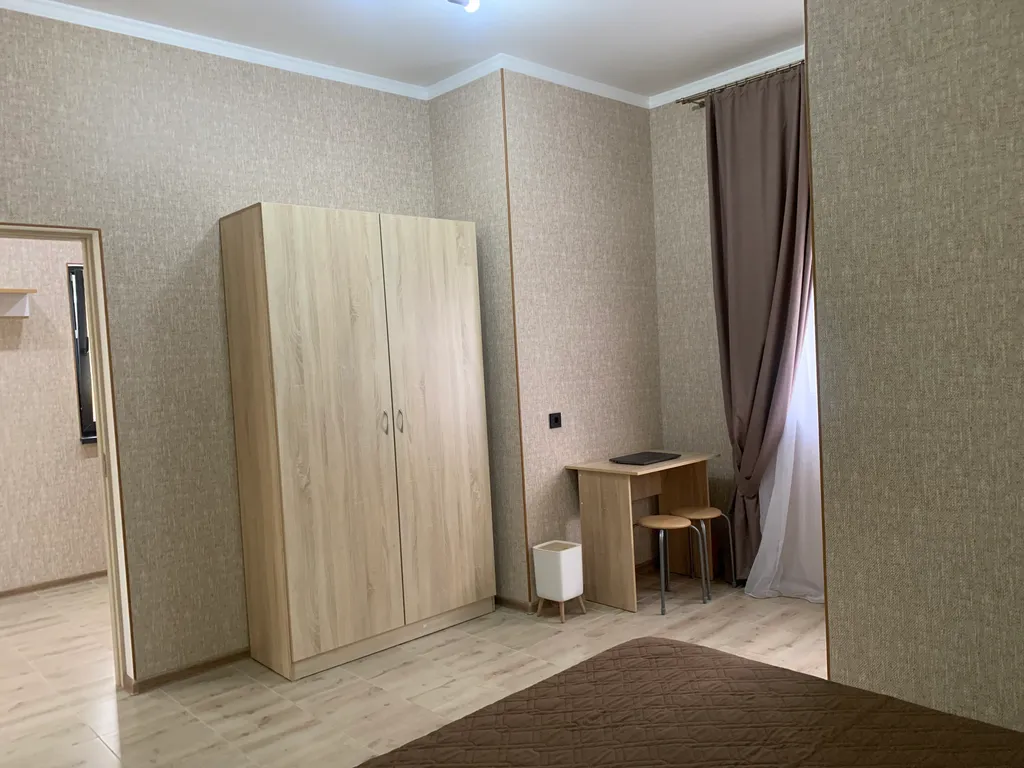 Комфортабельный дом с бассейном с видом на горы