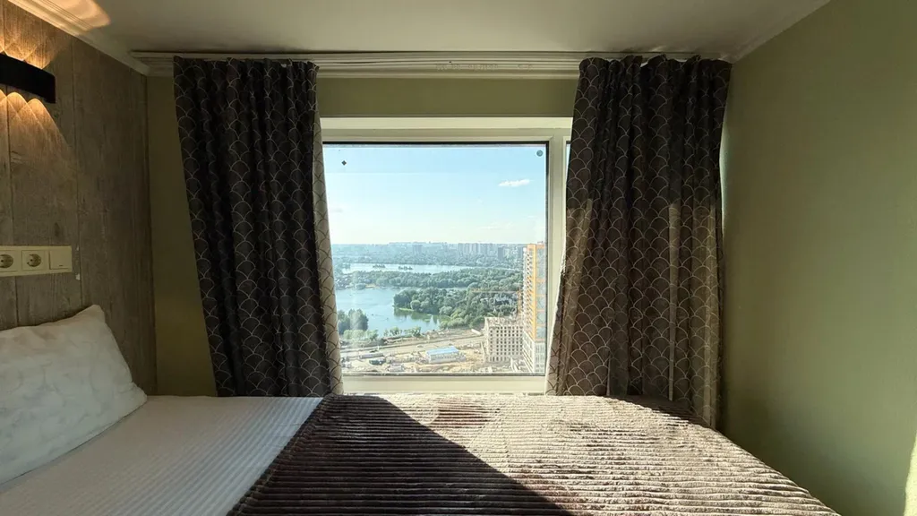 Стильная двухуровневая студия