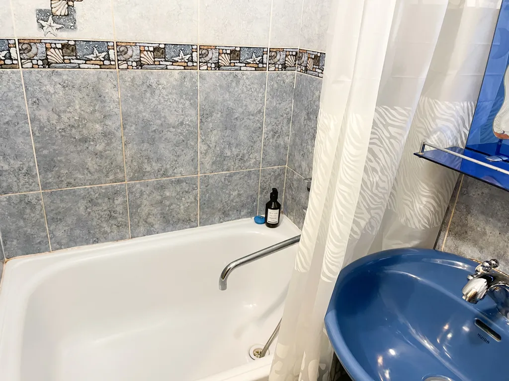 Просторная теплая двухкомнатная квартира