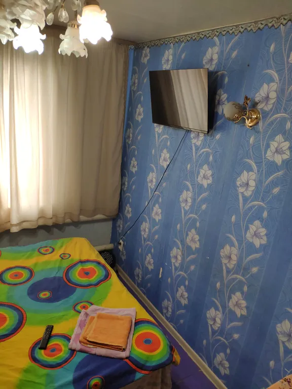 Комната в доме район црб, рынок