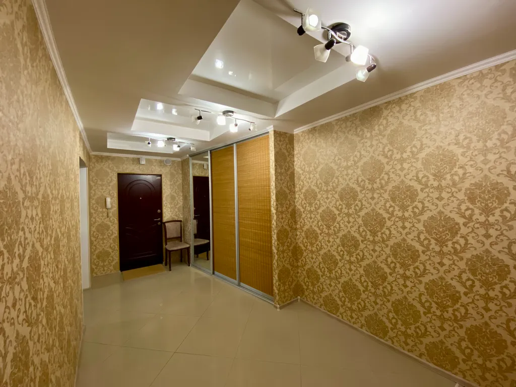 Трехкомнатная квартира у клиники Фёдорова