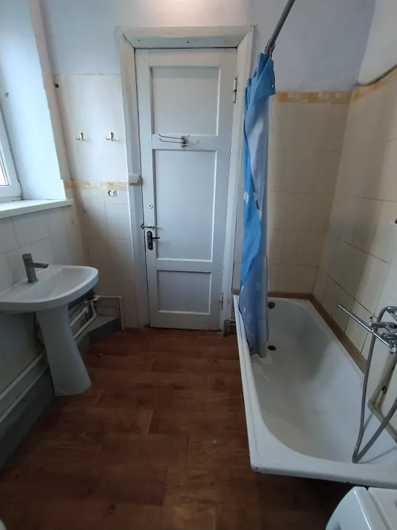 Двухкомнатная квартира с высокими потолками