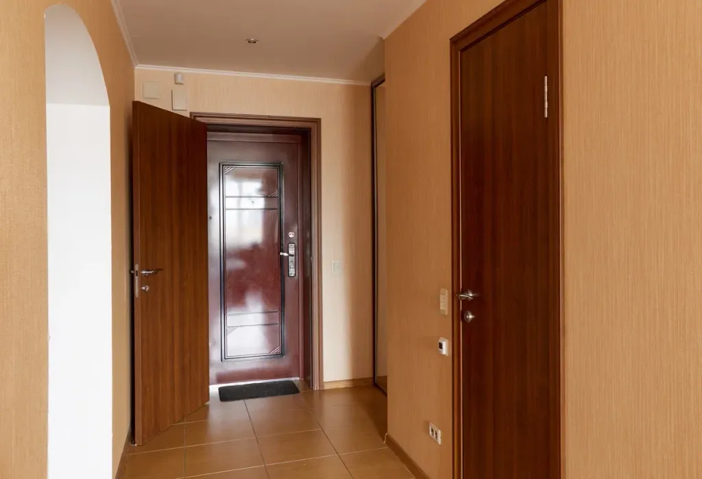 Большой 1-комнатной квартиры с видом на парк и реку