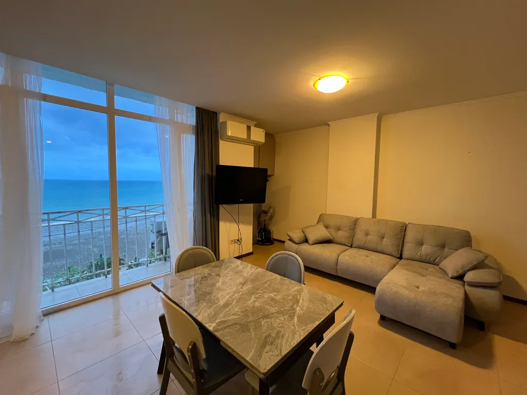 Квартира с видом на море, первая береговая линия