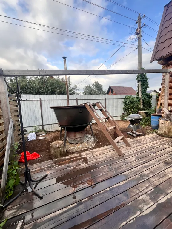 Дом рядом с карьерами