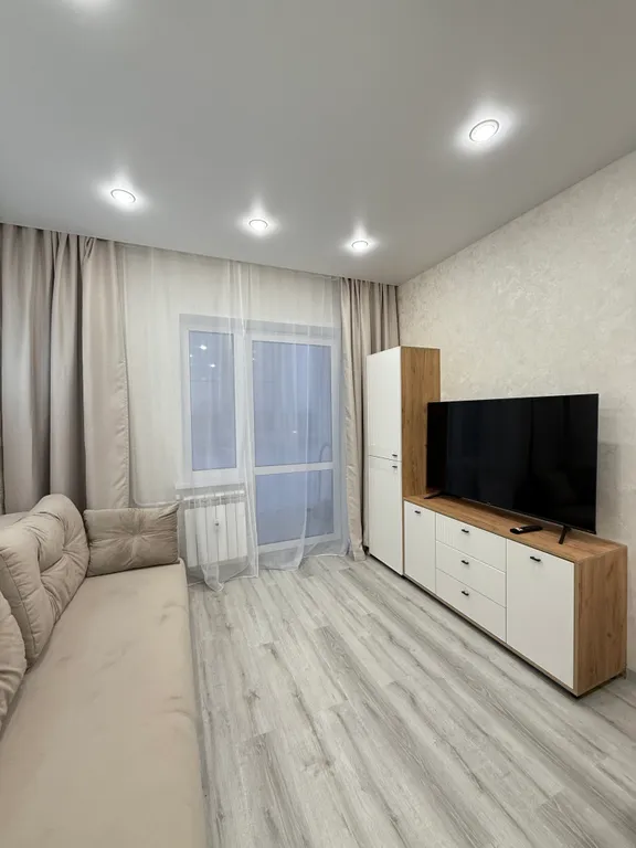 Новая квартира со стильным ремонтом в удобном районе — аренда посуточно в Псков