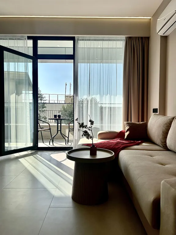 Новый однокомнатный апартамент в Гурзуфе