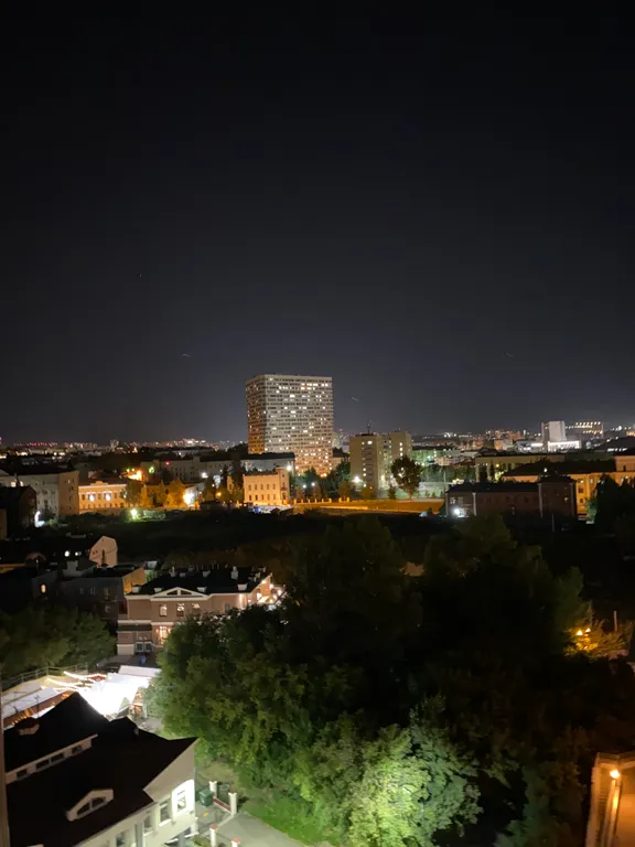 Самый центр Казани с видом на город и Волгу