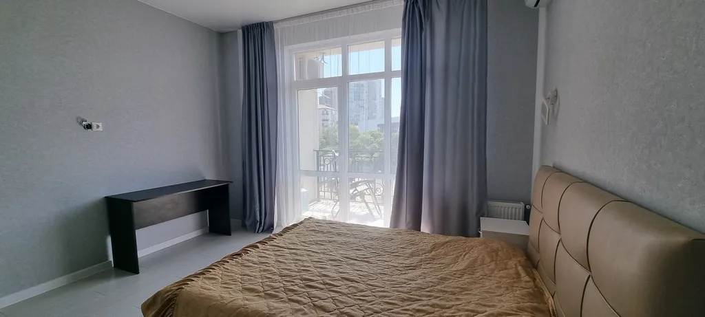 Квартира Просторная светлая квартира с большим балконом и видом на море, горы, закат — Геленджик