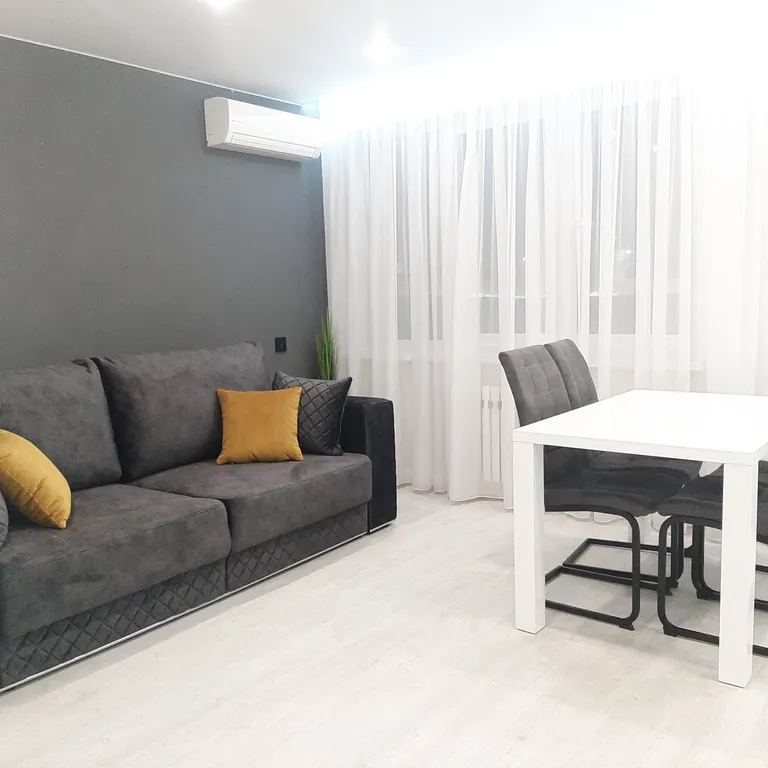 Современная 3-комнатная квартира напротив площади Победы