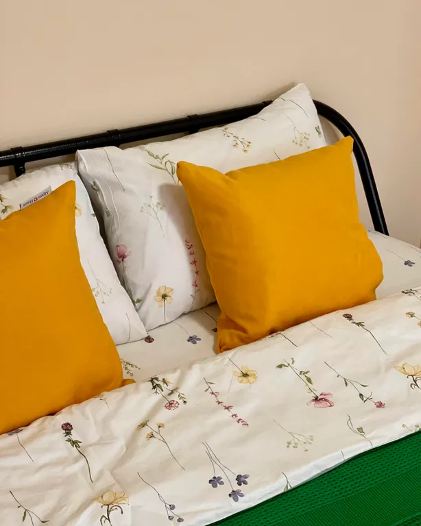 Дом у подножия горы