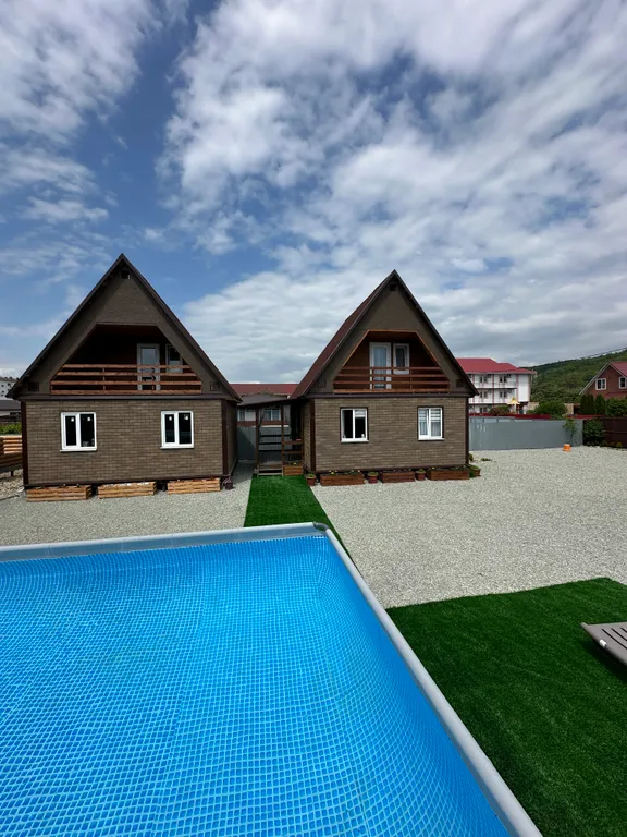 Уютный дом с бассейном