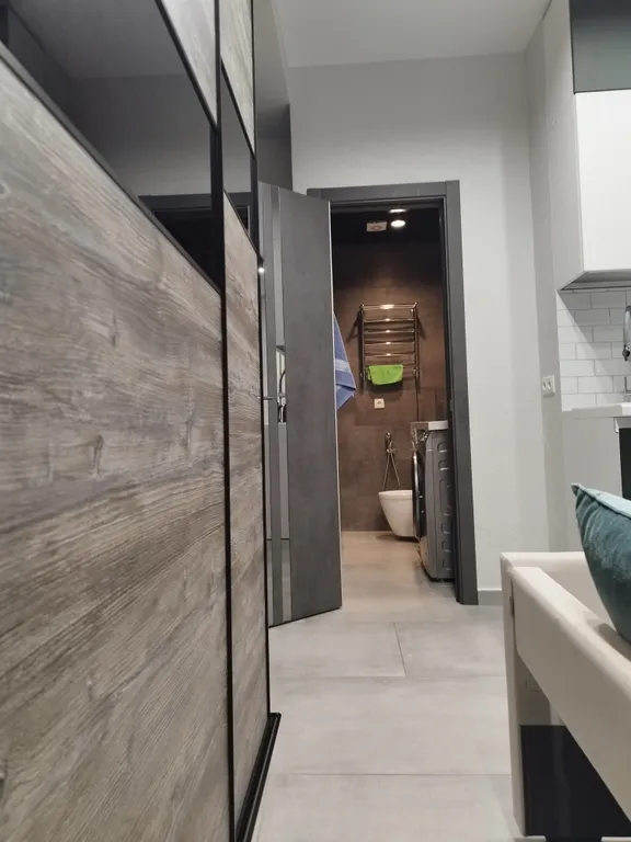 Квартира с отдельной спальней в центре