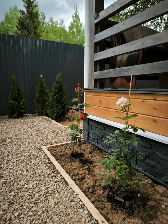 Уютный домик у леса с чаном