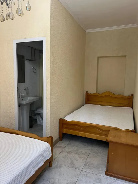 Квартира Квартира Четырёхместный номер стандарт на 1 этаже с отдельным входом — Сухум