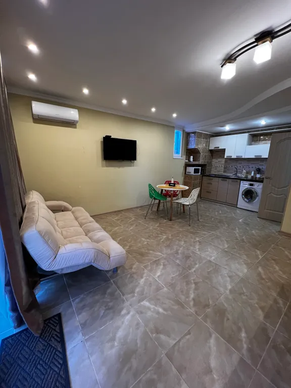 Квартира-студия в Партените 2 минуты от моря — аренда посуточно в Партенит