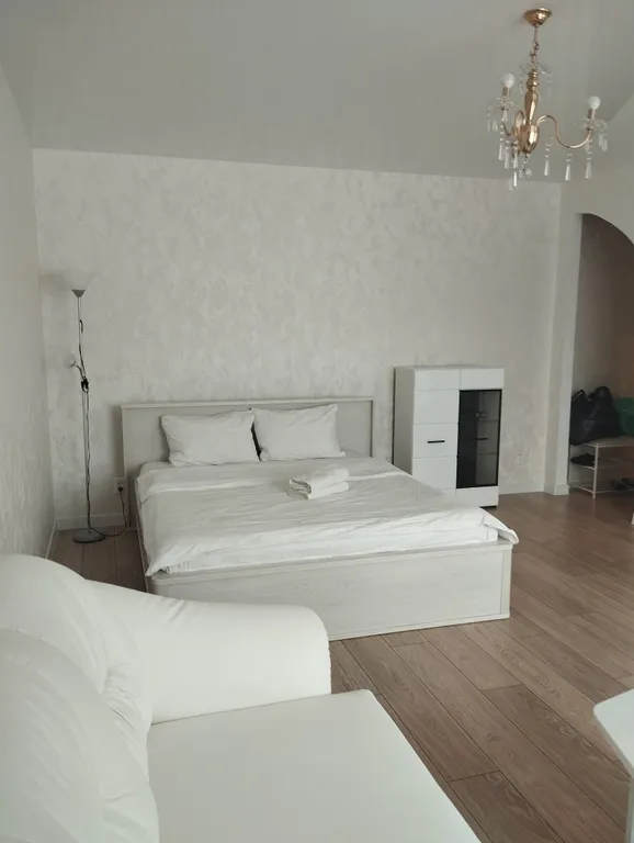 Очень светлая красивая новая квартира в самом центре у площади Победы