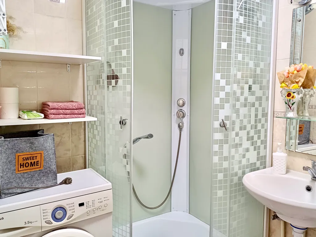 Уютная квартира в шаге от станции метро Проспект Космонавтов