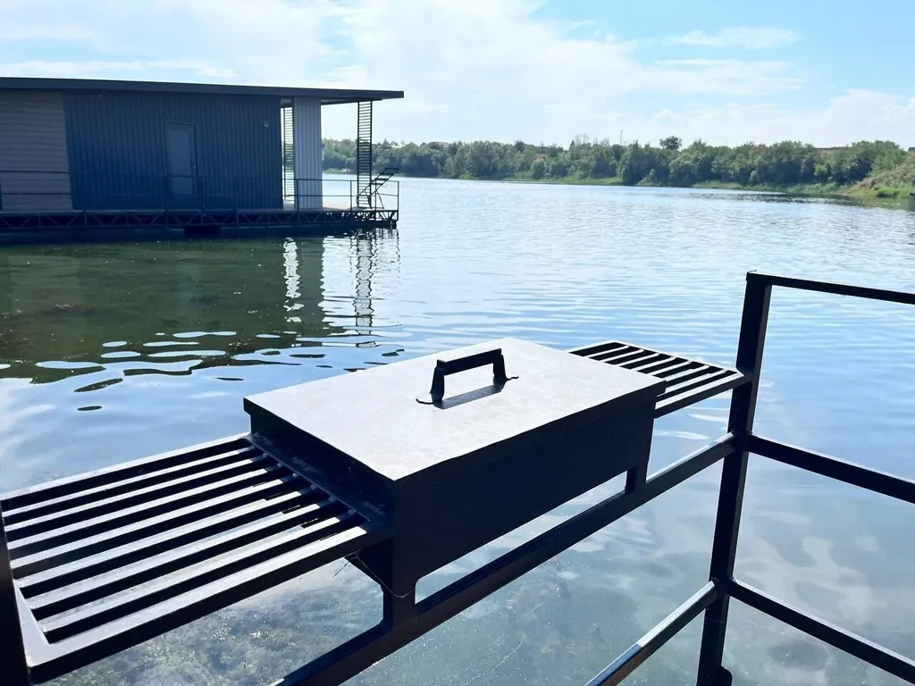 Дом Выпь нa pеке Cаpатoвка