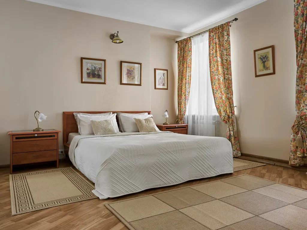 Апартаменты Кареты и Лошади с тремя спальнями рядом с Эрмитажем