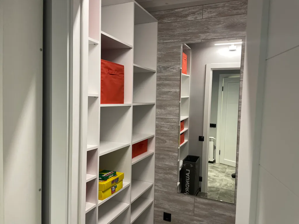 Дом в стиле барнхаус с тёплым бассейном и сауной