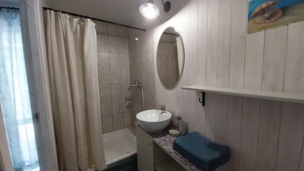 Домик с удобствами и кухней Персиковая поляна